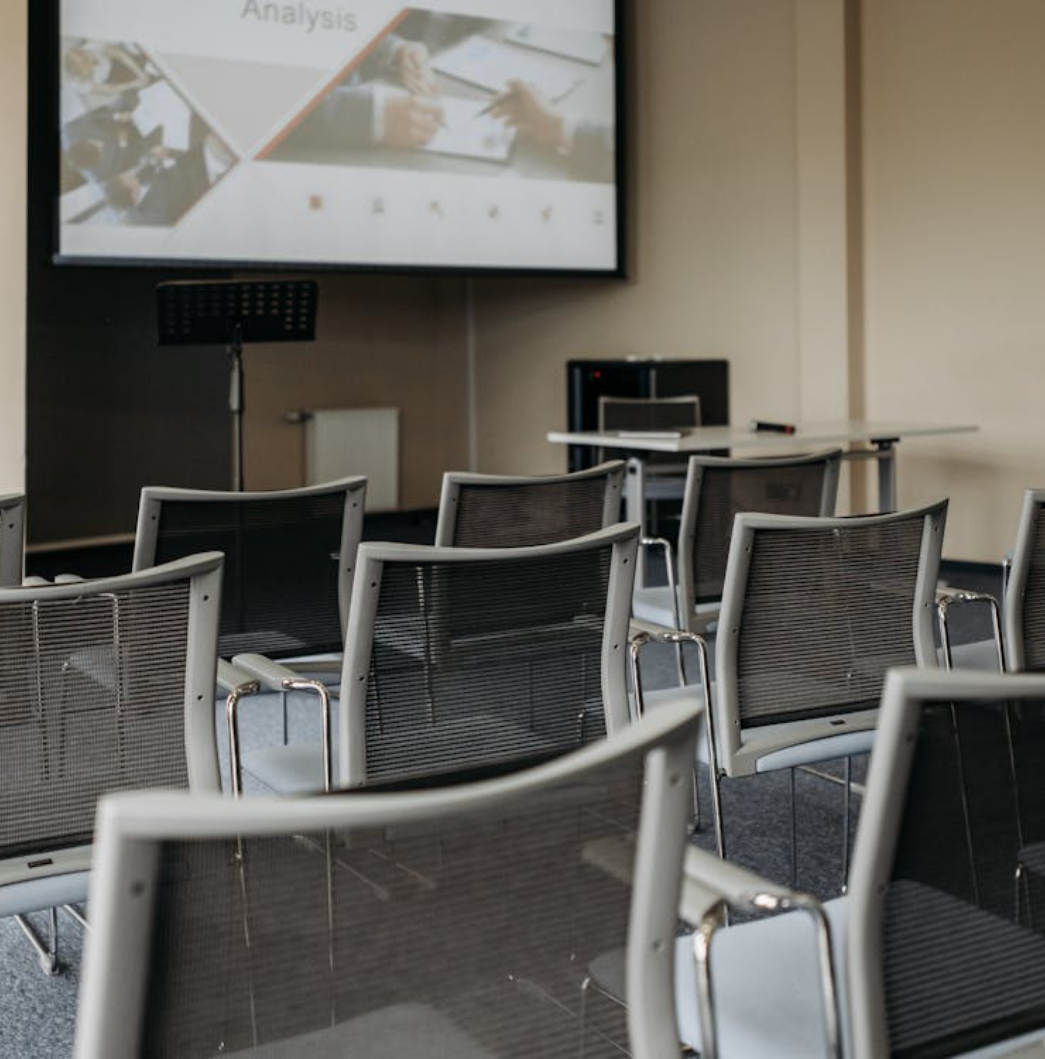Salle de séminaire avec vidéoprojecteur, organisation de réunions à Gérardmer